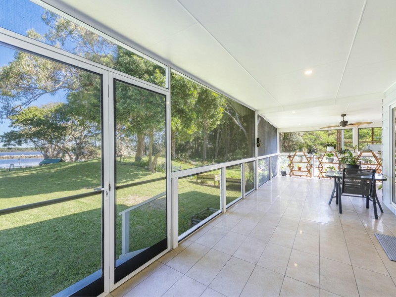 2/10 Queen Lane, Iluka NSW 2466