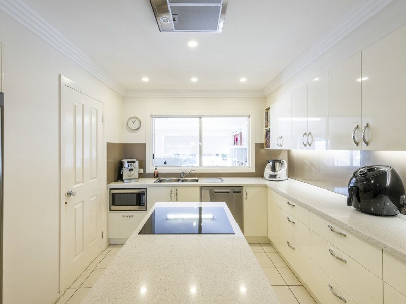 2/10 Queen Lane, Iluka NSW 2466