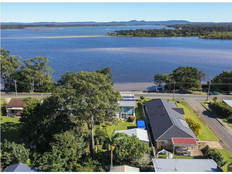 14 Marandowie Drive, Iluka NSW 2466