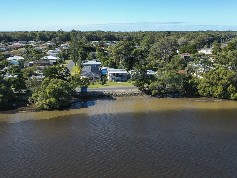 14 Marandowie Drive, Iluka NSW 2466