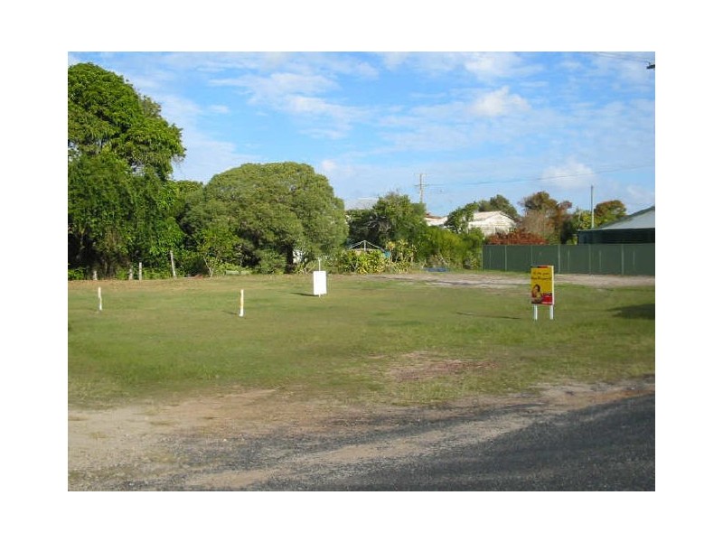 93a Charles, Iluka NSW 2466