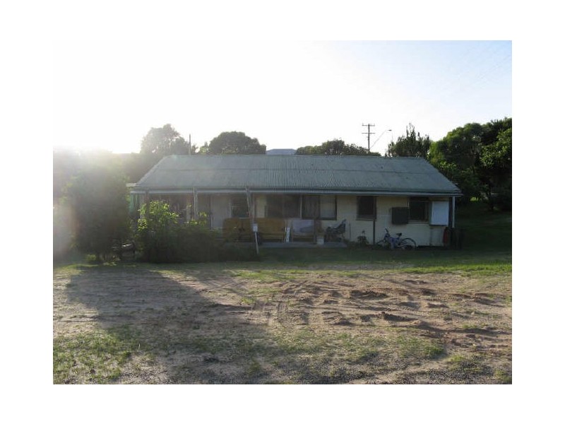 93a Charles, Iluka NSW 2466