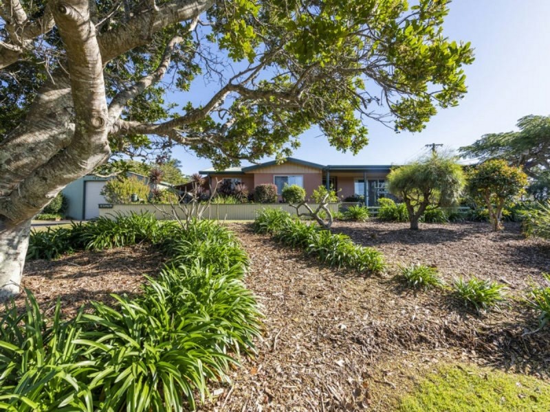 18 Long Street, Iluka NSW 2466