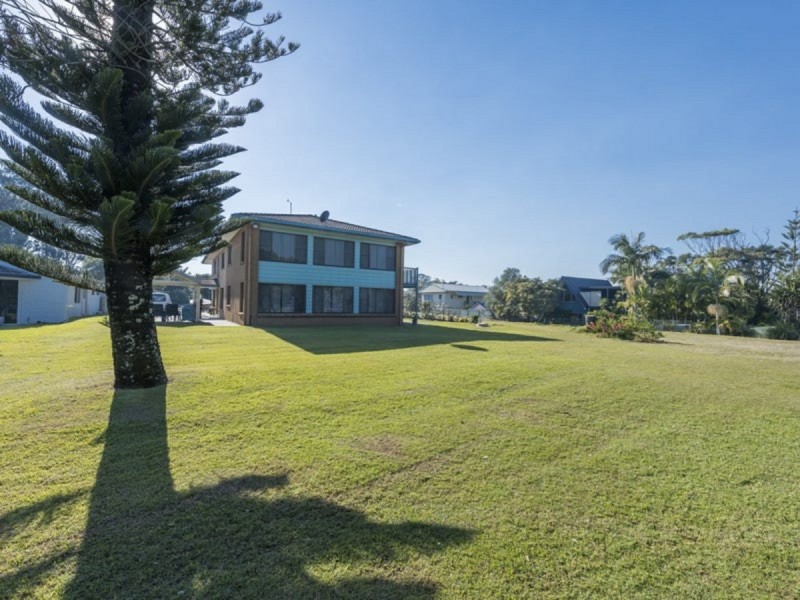 Unit 1/34 Queen Lane, Iluka NSW 2466