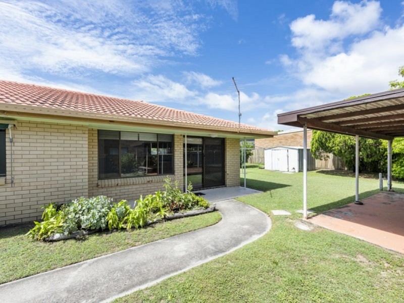 Unit 2/19 Ballanda Crescent, Iluka NSW 2466