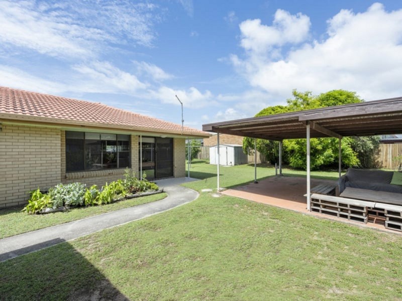 Unit 2/19 Ballanda Crescent, Iluka NSW 2466