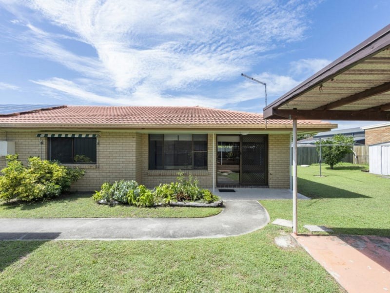 Unit 2/19 Ballanda Crescent, Iluka NSW 2466