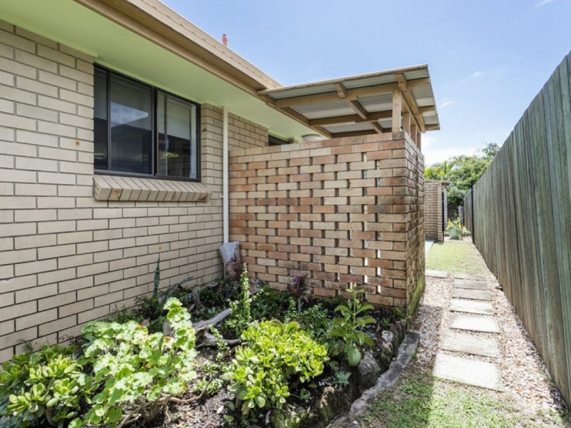 Unit 2/19 Ballanda Crescent, Iluka NSW 2466