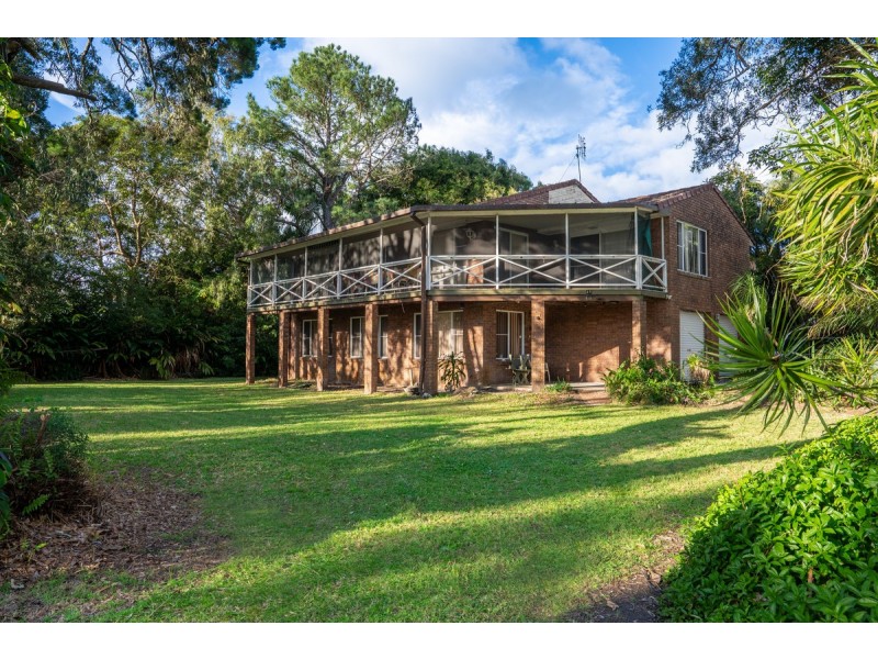 40 Marandowie Drive, Iluka NSW 2466