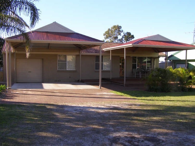 17 Loxton Avenue, Iluka NSW 2466