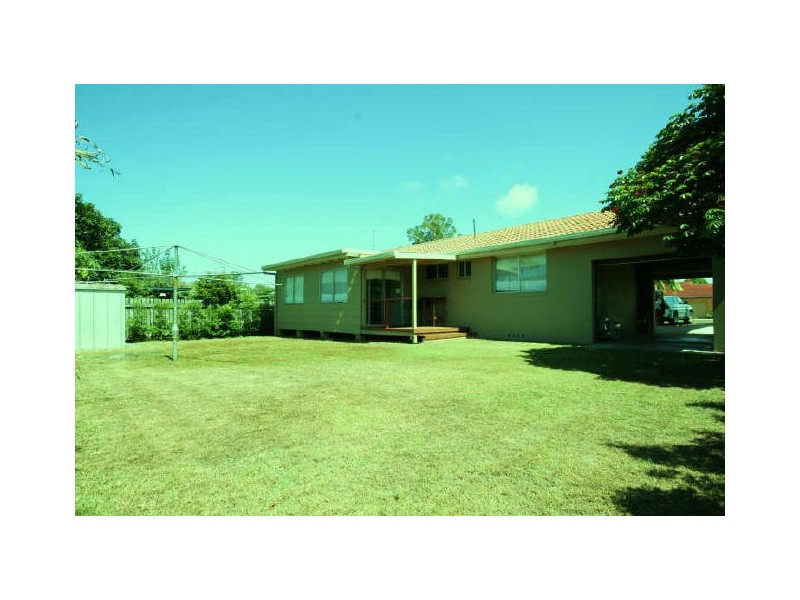 17 Loxton Avenue, Iluka NSW 2466