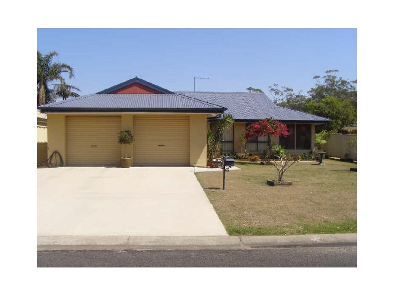 27 Sovereign Street, Iluka NSW 2466