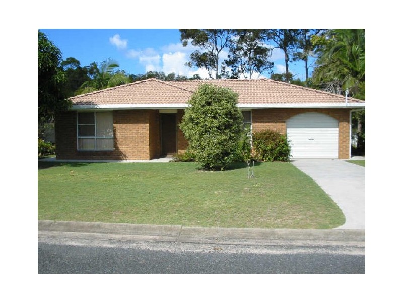 26 Loxton Avenue, Iluka NSW 2466