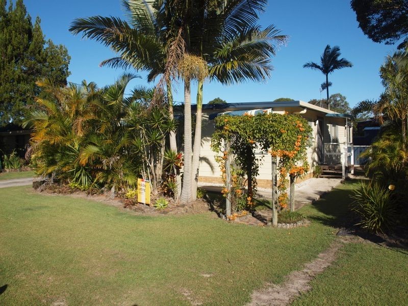 6 Loxton Avenue, Iluka NSW 2466