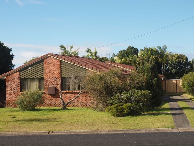 1/7 Ballanda Crescent, Iluka NSW 2466