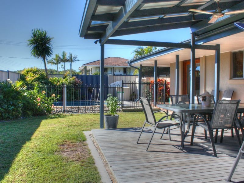 16 Loxton Avenue, Iluka NSW 2466