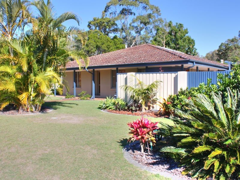 16 Loxton Avenue, Iluka NSW 2466