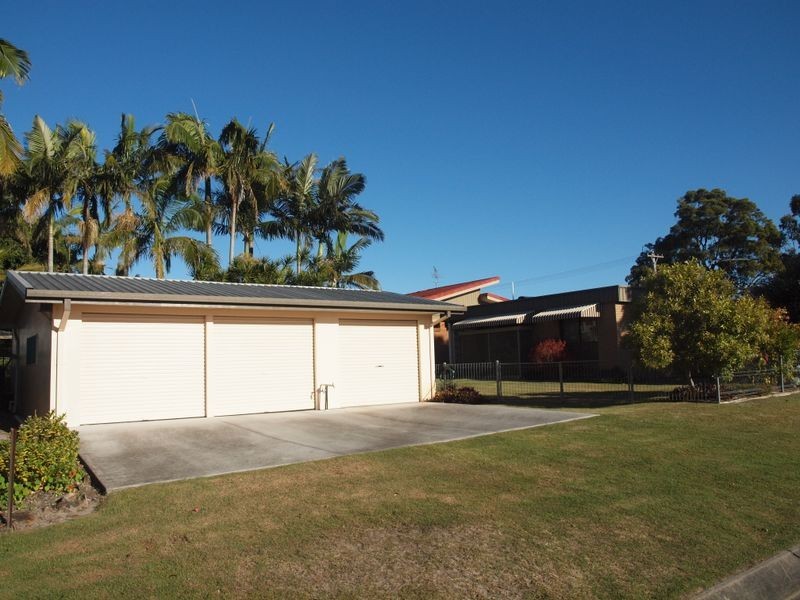 17 Angourie Street, Iluka NSW 2466