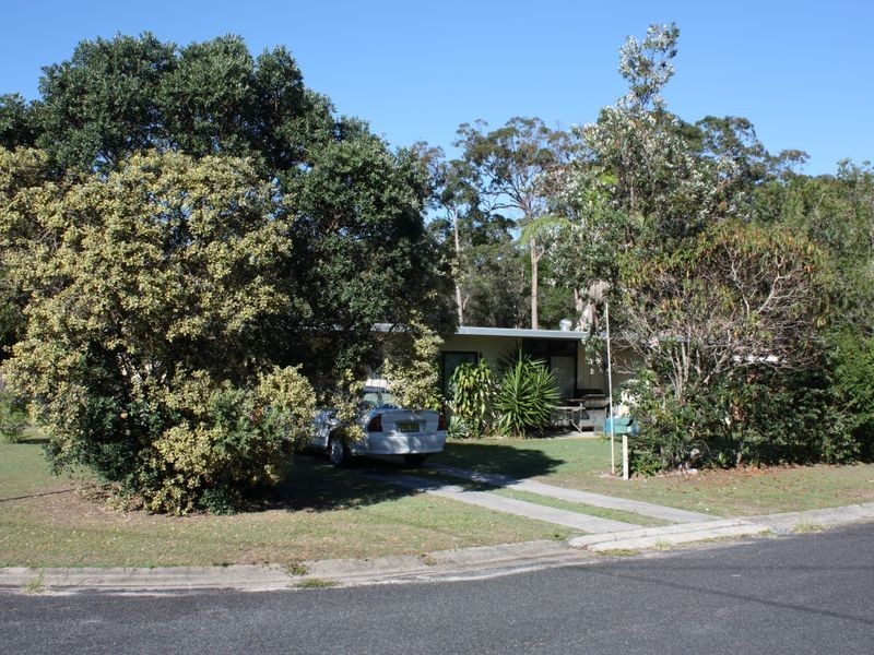 28 Loxton Avenue, Iluka NSW 2466