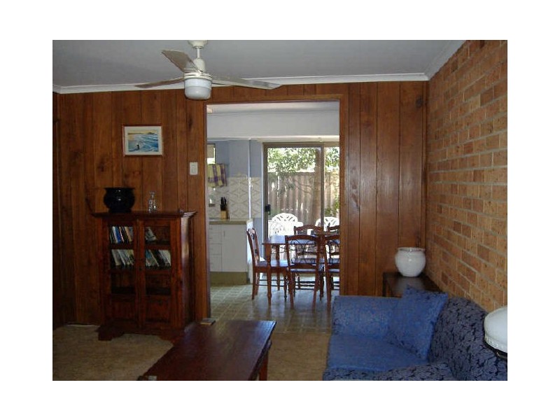 2/6 Angourie Street, Iluka NSW 2466