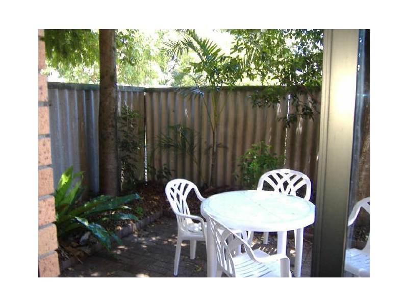 2/6 Angourie Street, Iluka NSW 2466