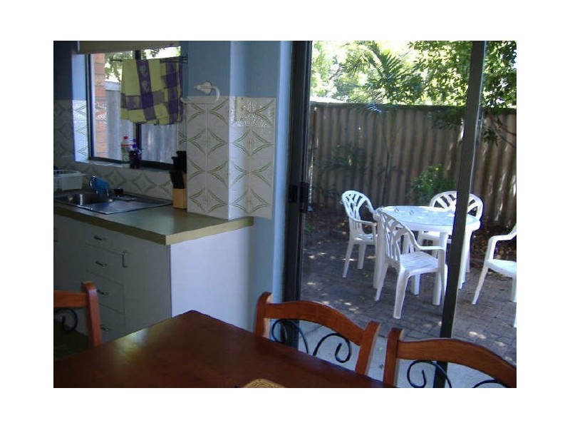 2/6 Angourie Street, Iluka NSW 2466