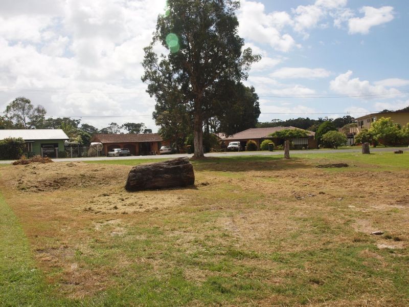 12 Loxton Avenue, Iluka NSW 2466