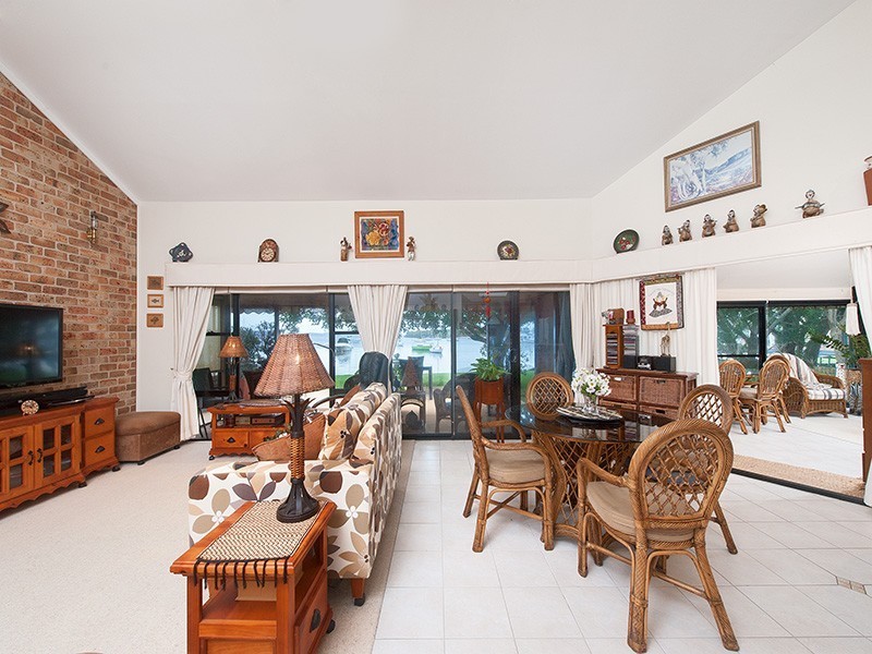 6 Sunset Boulevarde, Soldiers Point NSW 2317