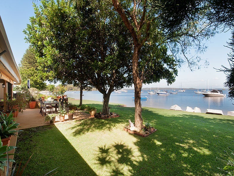 6 Sunset Boulevarde, Soldiers Point NSW 2317