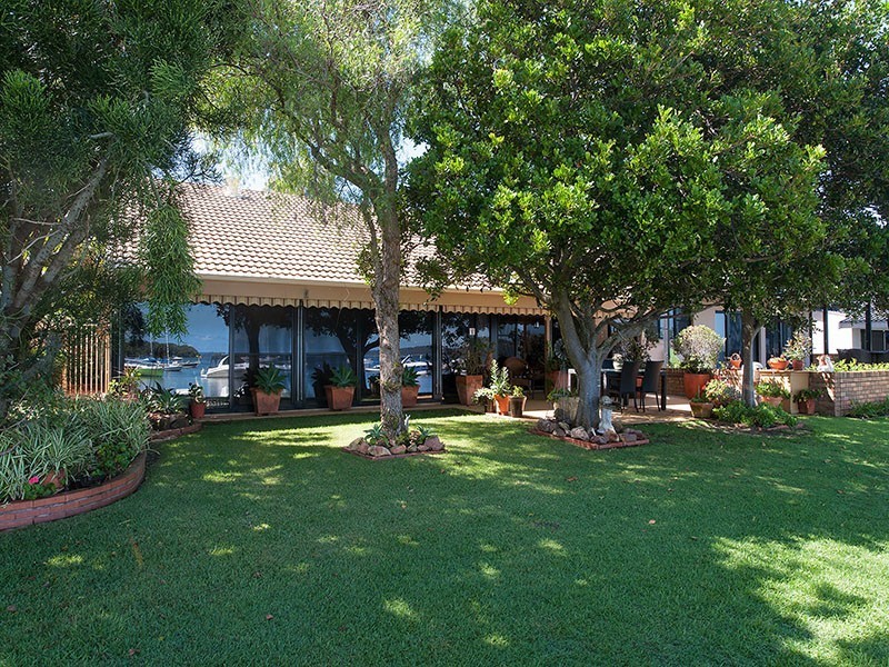 6 Sunset Boulevarde, Soldiers Point NSW 2317
