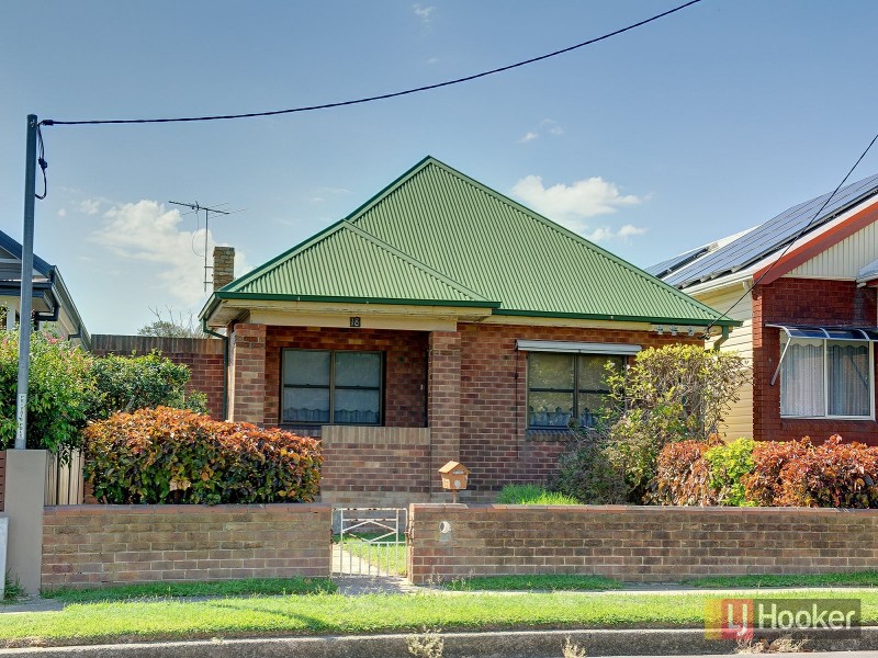 18 Maitland Street, Stockton NSW 2295