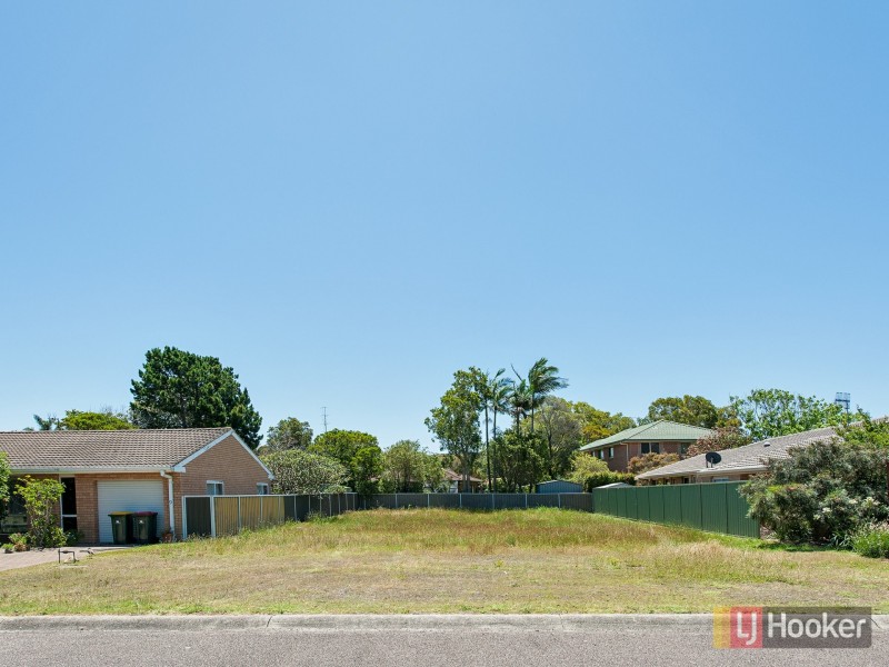 11 Pebble Parade, Fingal Bay NSW 2315