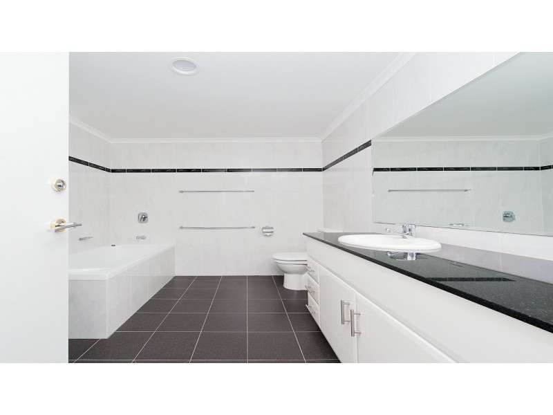 106 & 107/2 Messines Street, Shoal Bay NSW 2315