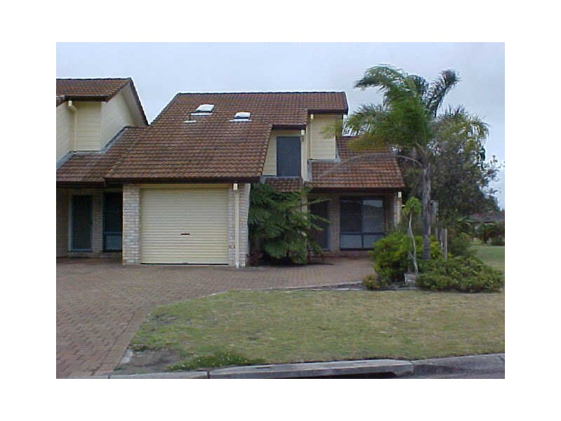 3/2 Shoreline Drive, Fingal Bay NSW 2315