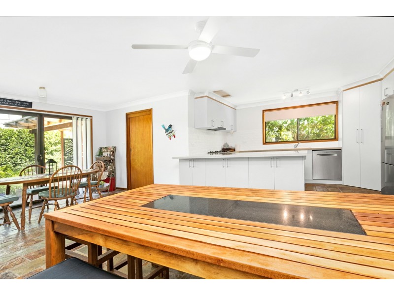 18 Ocean Beach Road, Shoal Bay NSW 2315