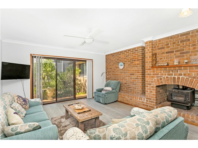18 Ocean Beach Road, Shoal Bay NSW 2315