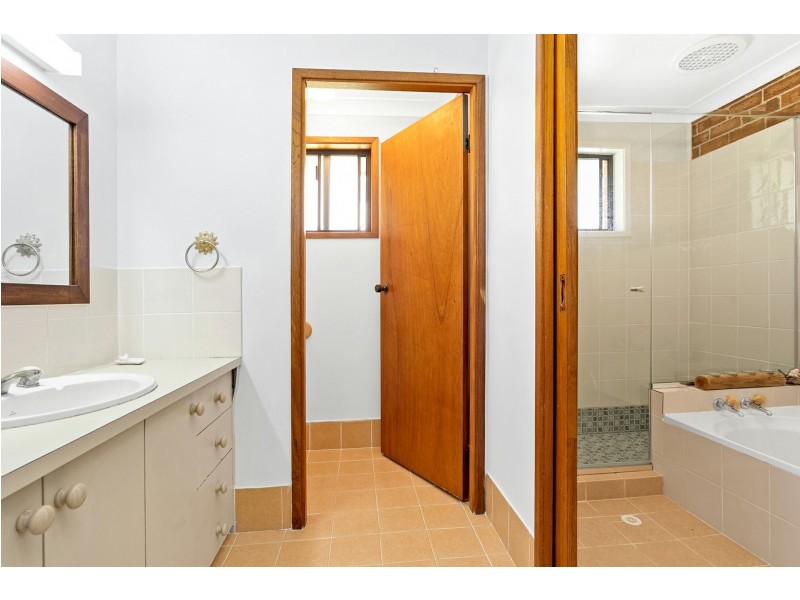 18 Ocean Beach Road, Shoal Bay NSW 2315