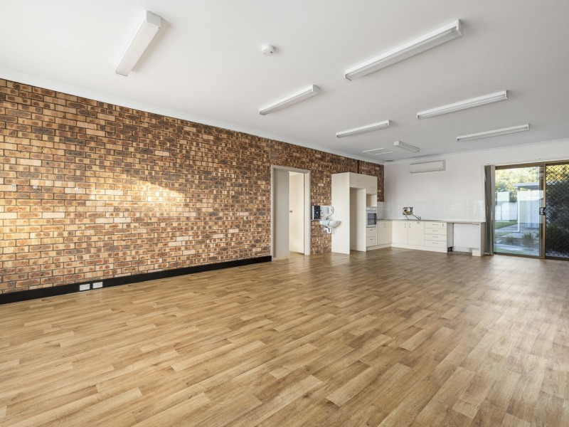 33 King Albert Avenue, Tanilba Bay NSW 2319