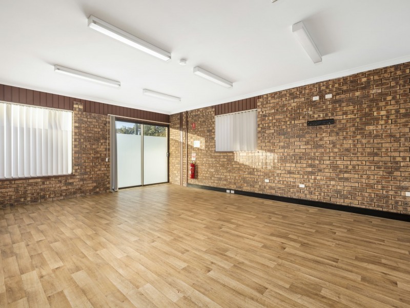 33 King Albert Avenue, Tanilba Bay NSW 2319