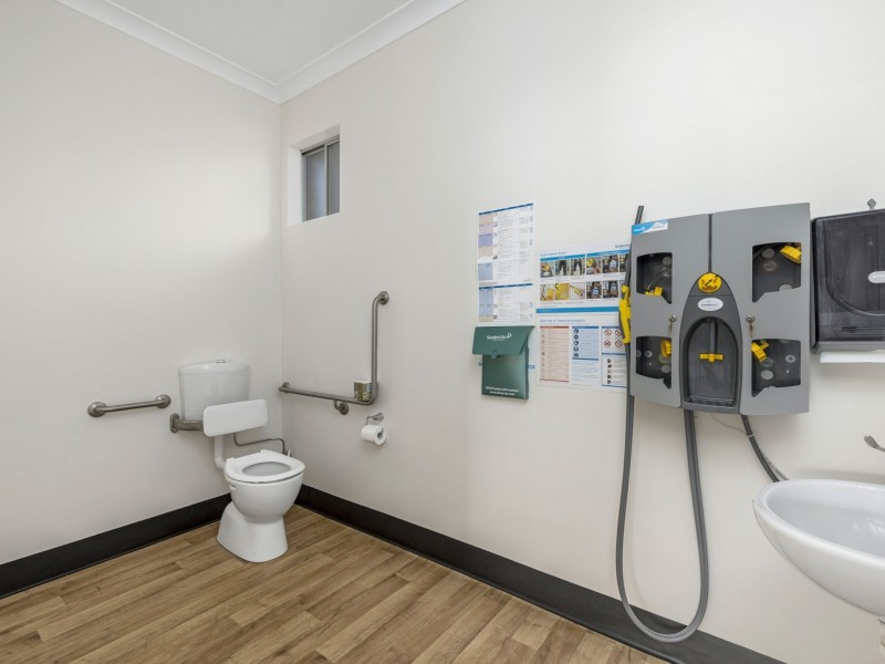 33 King Albert Avenue, Tanilba Bay NSW 2319