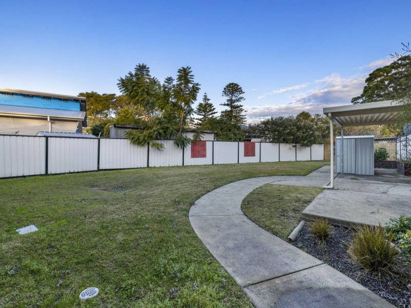 33 King Albert Avenue, Tanilba Bay NSW 2319