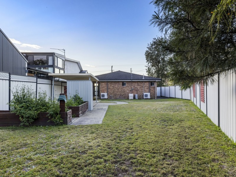 33 King Albert Avenue, Tanilba Bay NSW 2319