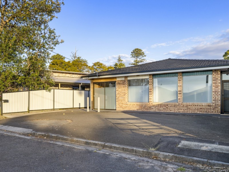 33 King Albert Avenue, Tanilba Bay NSW 2319