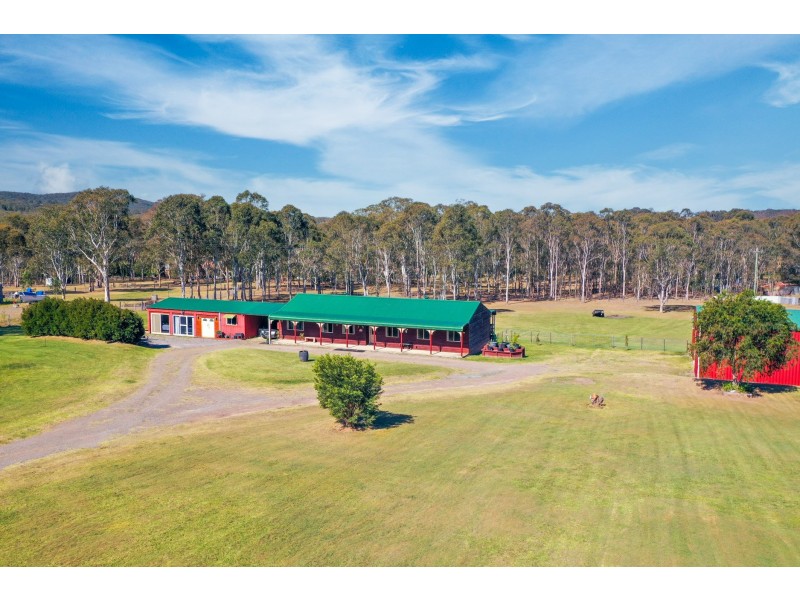 5 Loch Goyle Drive, Woodville NSW 2321