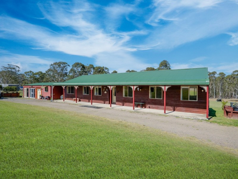 5 Loch Goyle Drive, Woodville NSW 2321