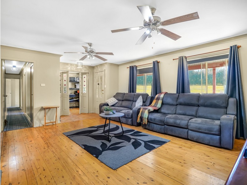 5 Loch Goyle Drive, Woodville NSW 2321