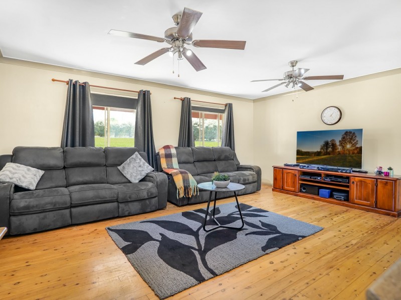5 Loch Goyle Drive, Woodville NSW 2321