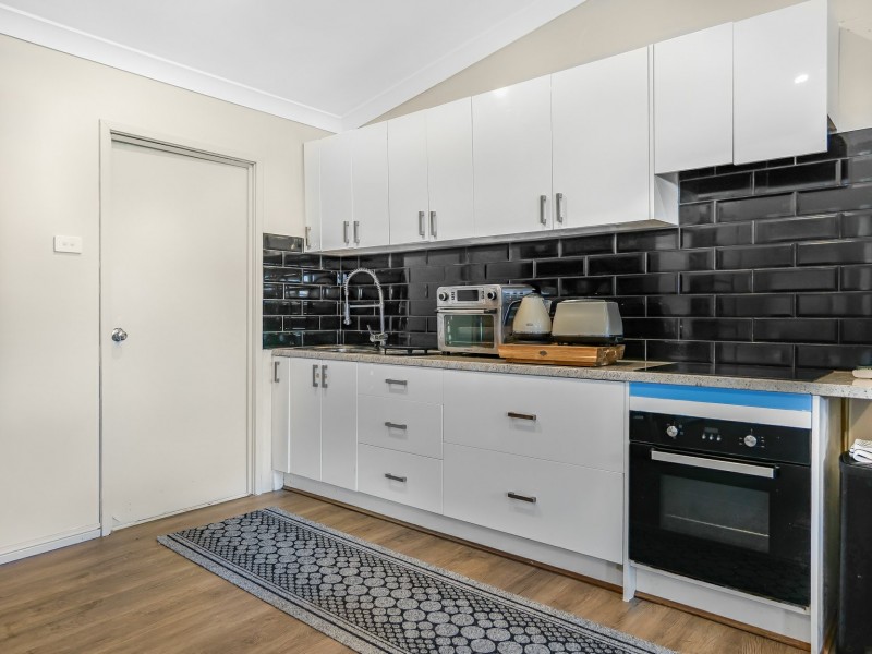 5 Loch Goyle Drive, Woodville NSW 2321