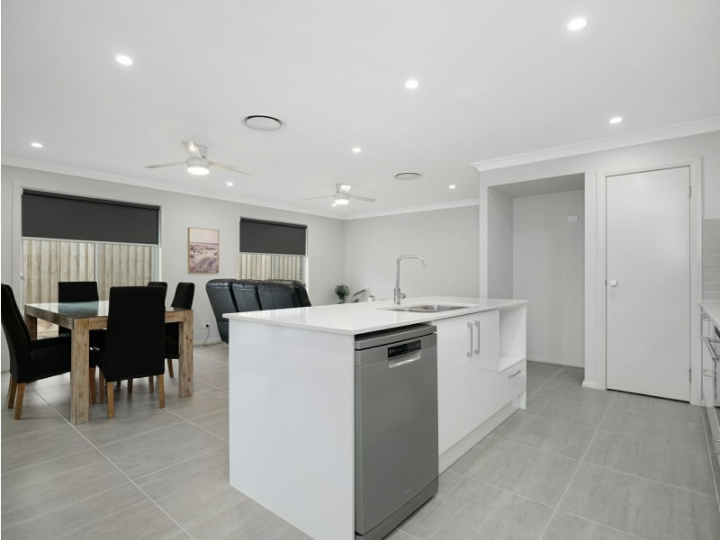 51 Maya Drive, Medowie NSW 2318