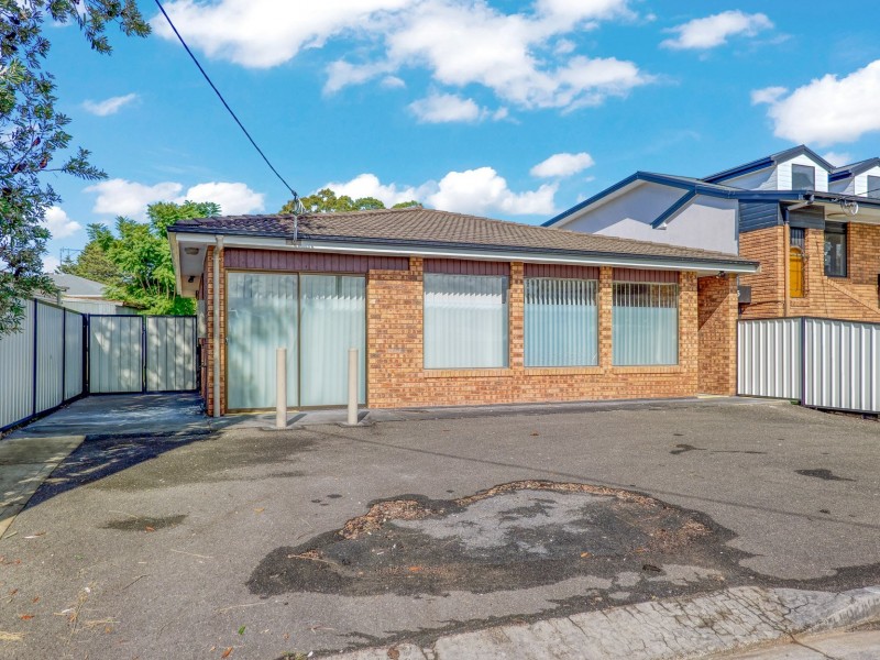 33 King Albert Avenue, Tanilba Bay NSW 2319